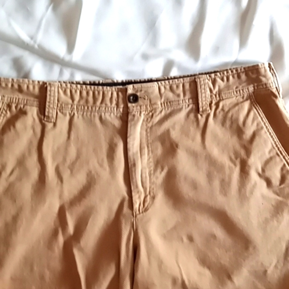 Izod Men's Saltwater Shorts Size 38 Used Great Condition Tan Colored